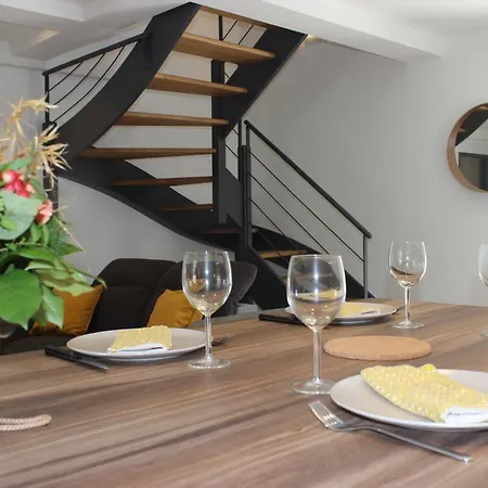 Avec Piscine Interieure Moyrazes