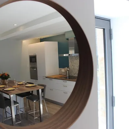 Avec Piscine Interieure *