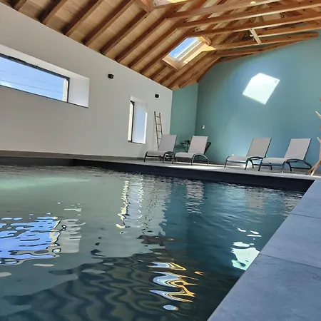 Avec Piscine Interieure Дом отдыха *