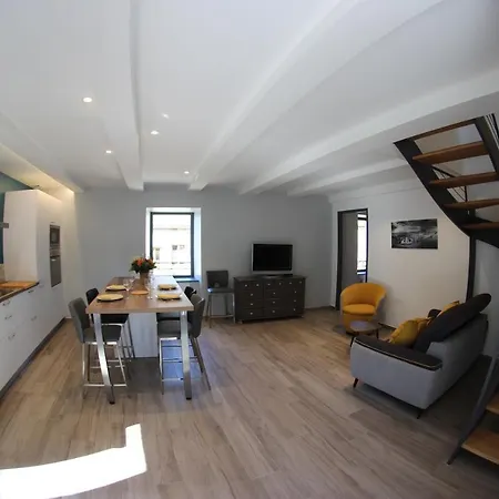 Avec Piscine Interieure Semesterbostad