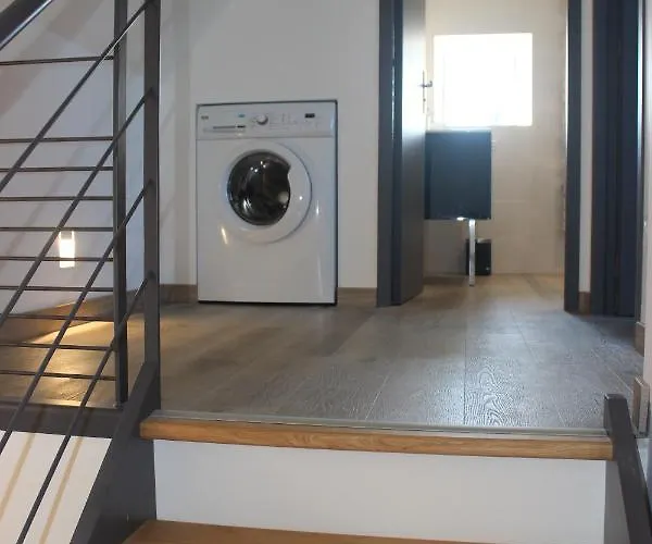 펜션 Avec Piscine Interieure Moyrazes