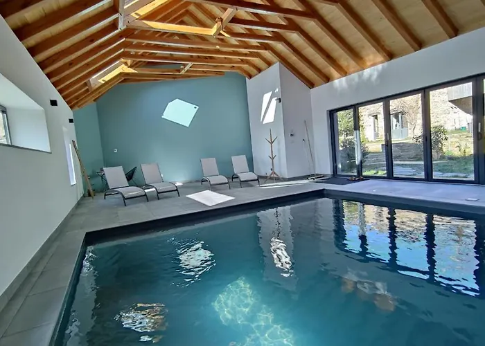 Avec Piscine Interieure